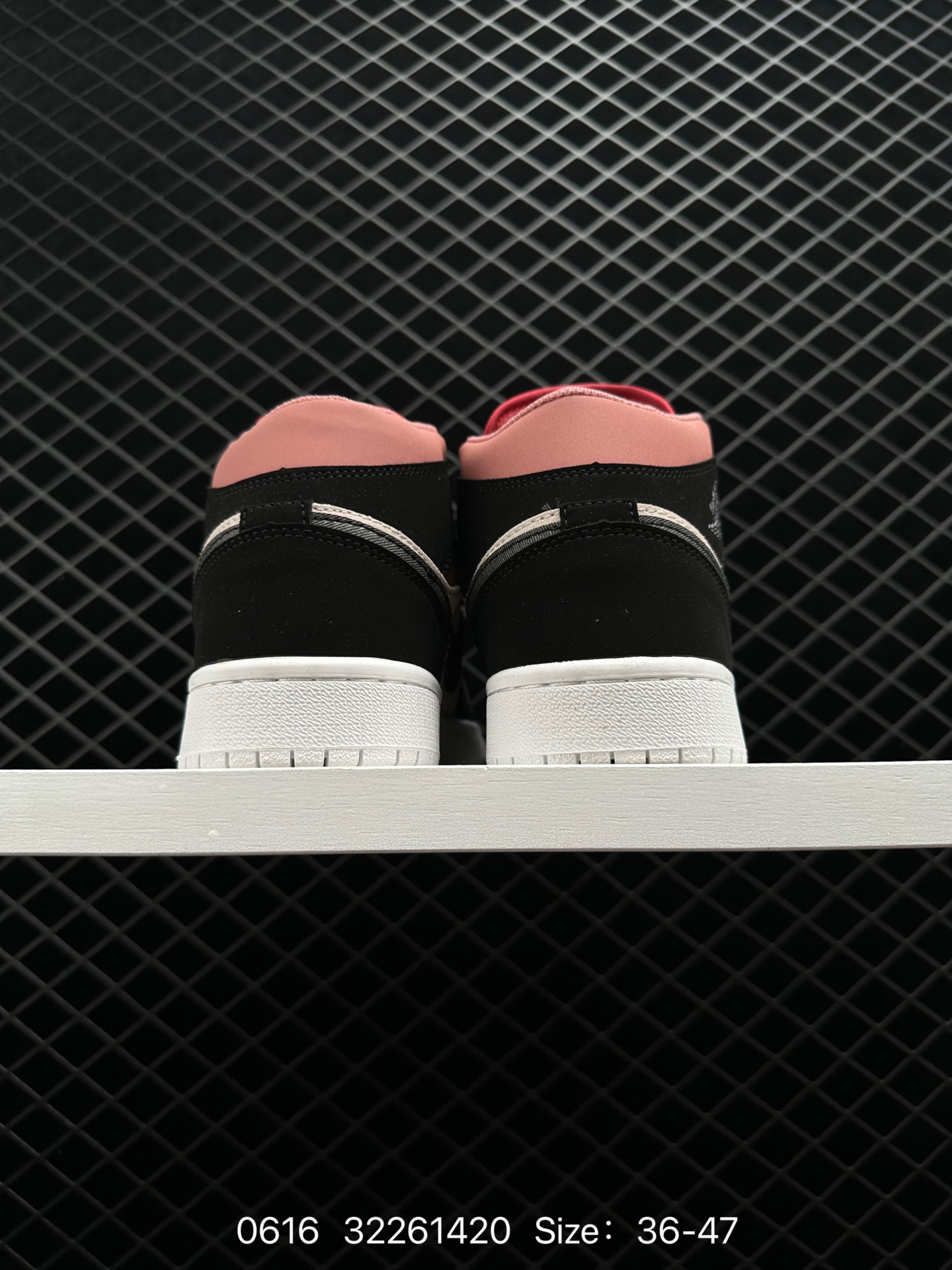 NIKE AIR JORDAN 1 MID AJ1